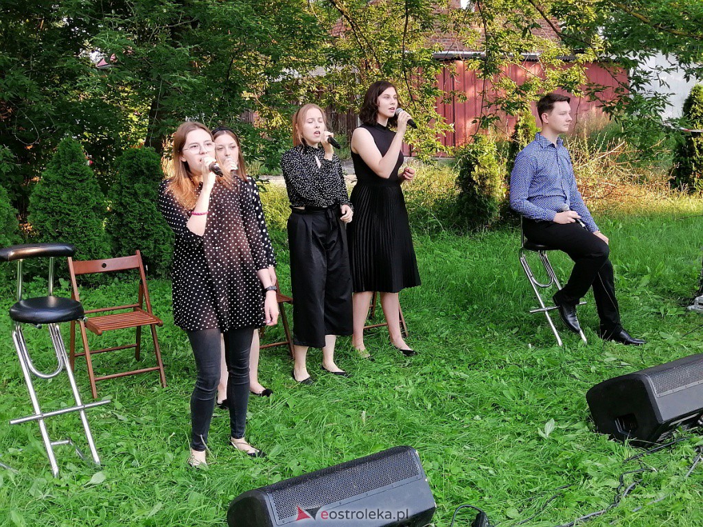 „Wojtki grają” – wokaliści ze Studia Piosenki w programie „Kochać… łatwo powiedzieć” [17.07.2020] - zdjęcie #11 - eOstroleka.pl