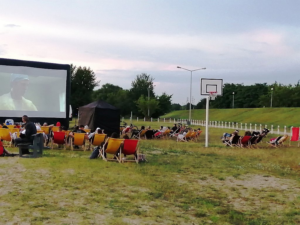 Kino letnie w Ostrołęce [17.07.2020] - zdjęcie #2 - eOstroleka.pl