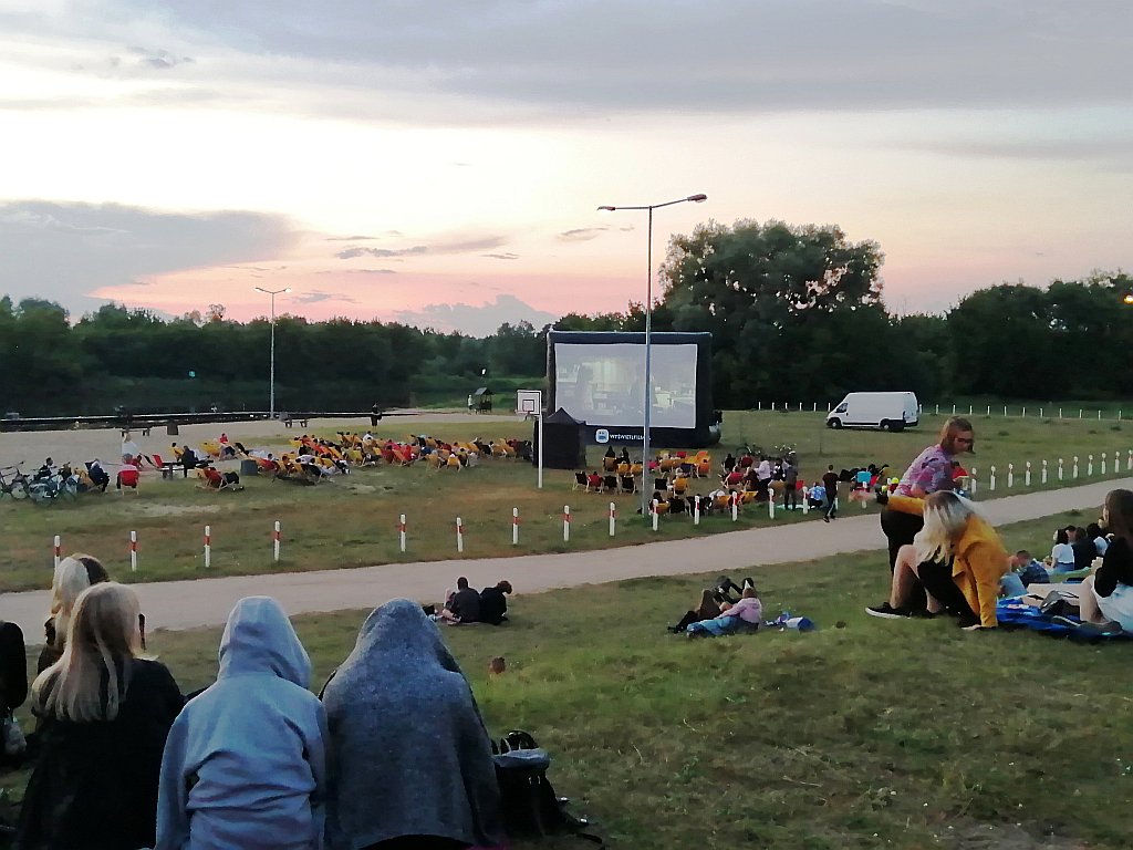 Kino letnie w Ostrołęce [17.07.2020] - zdjęcie #6 - eOstroleka.pl