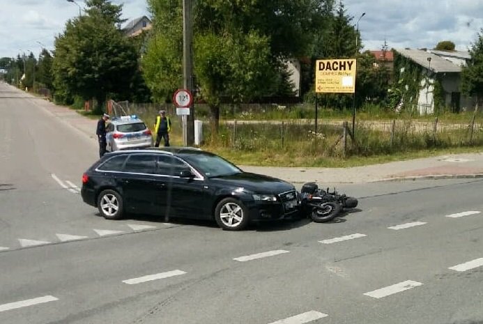 Zderzenie audi i motocykla w Rzekuniu - zdjęcie #1 - eOstroleka.pl