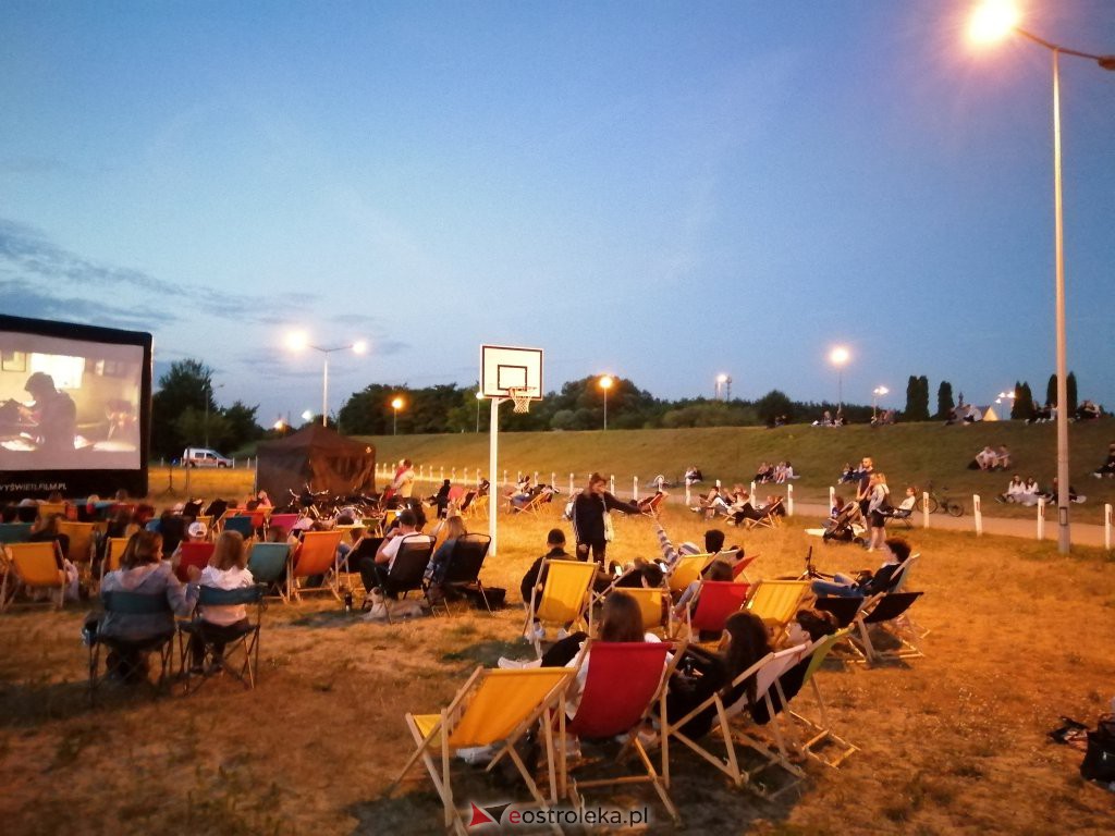 Kino letnie w Ostrołęce [24.07.2020] - zdjęcie #2 - eOstroleka.pl