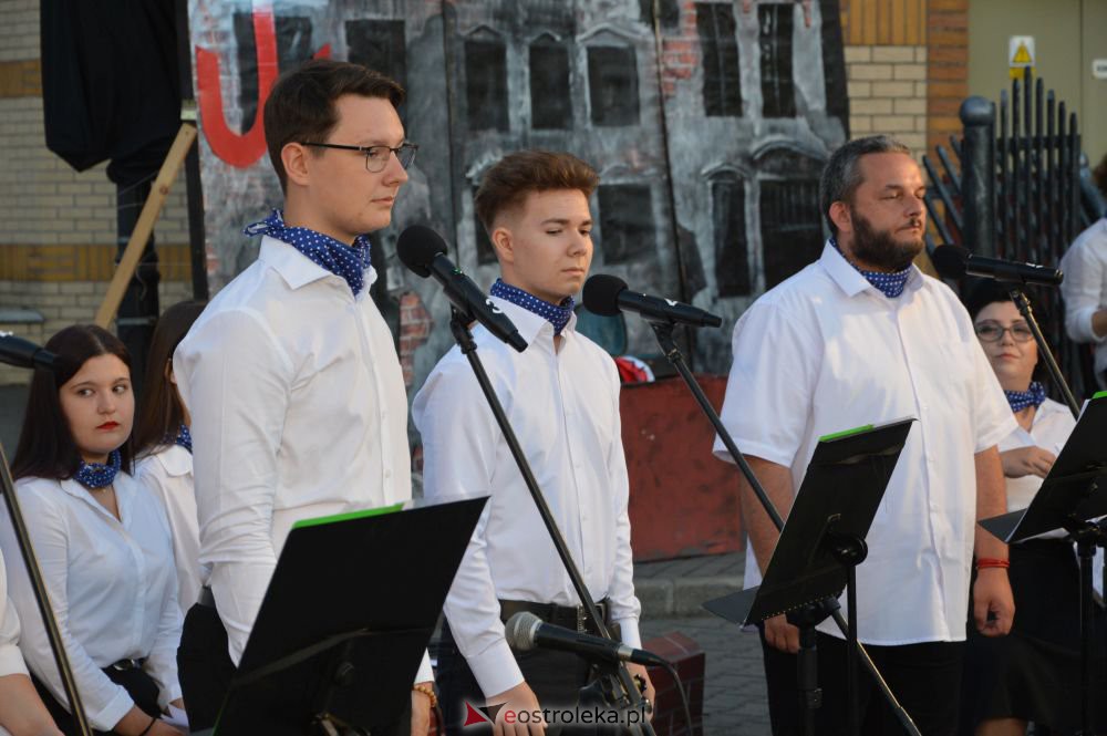 Ostrołęczenie śpiewali w hołdzie powstańcom [1.08.2020] - zdjęcie #17 - eOstroleka.pl