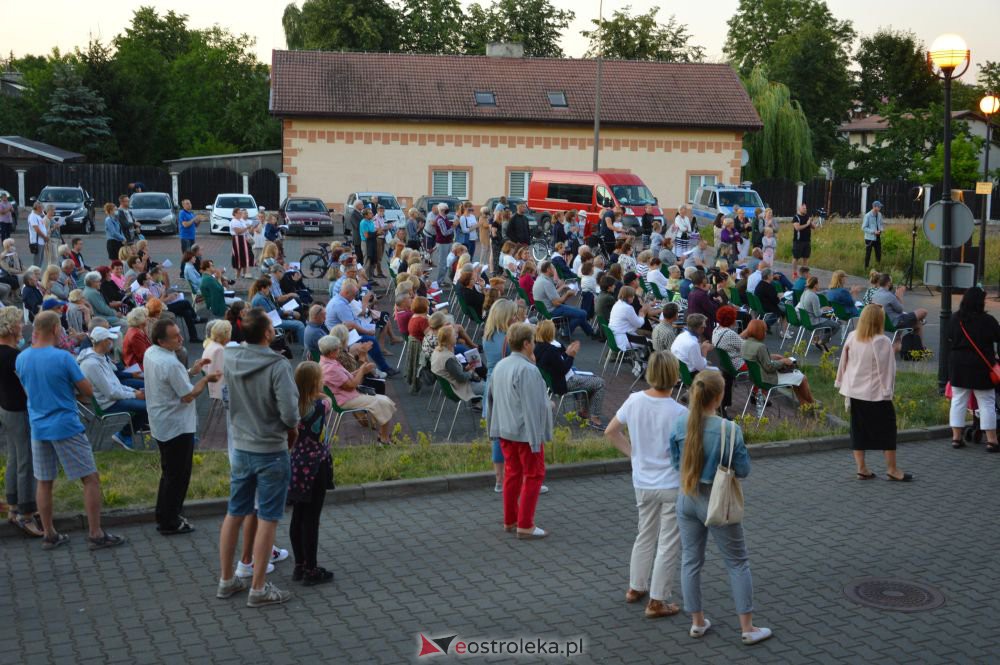Ostrołęczenie śpiewali w hołdzie powstańcom [1.08.2020] - zdjęcie #20 - eOstroleka.pl