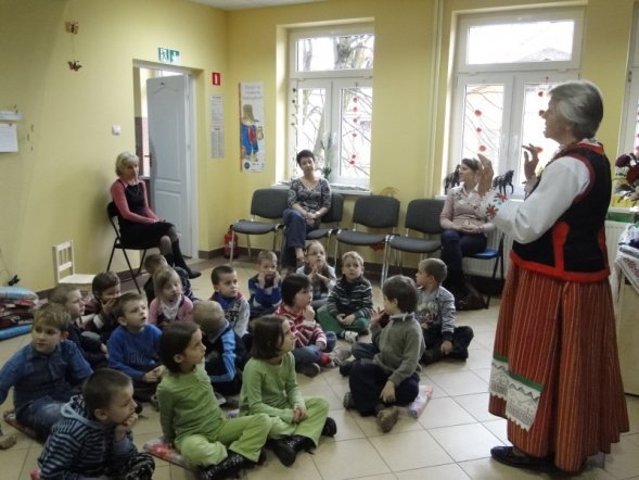 Spotkanie z dziećmi w MBP (26.10.2010) - zdjęcie #6 - eOstroleka.pl