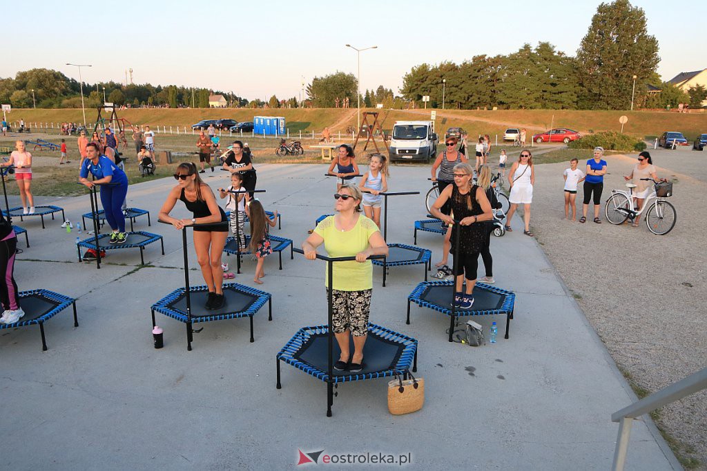 Fitness na plaży miejskiej. Było dużo ruchu i mnóstwo spalonych kalorii [07.08.2020] - zdjęcie #25 - eOstroleka.pl