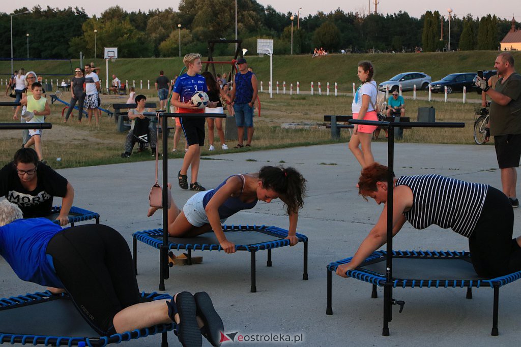 Fitness na plaży miejskiej. Było dużo ruchu i mnóstwo spalonych kalorii [07.08.2020] - zdjęcie #38 - eOstroleka.pl