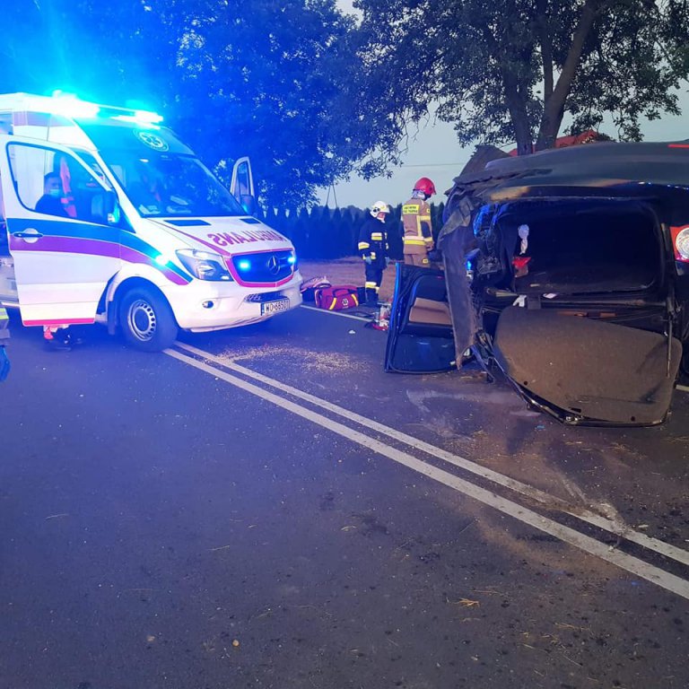 Cztery osoby poszkodowane w wyniku poważnego wypadku [11.08.2020] - zdjęcie #2 - eOstroleka.pl