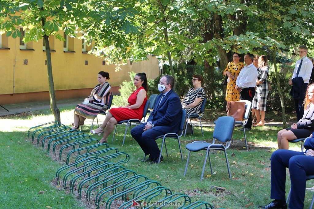 Absolwenci I LO w Ostrołęce odebrali świadectwa maturalne [11.08.2020] - zdjęcie #37 - eOstroleka.pl