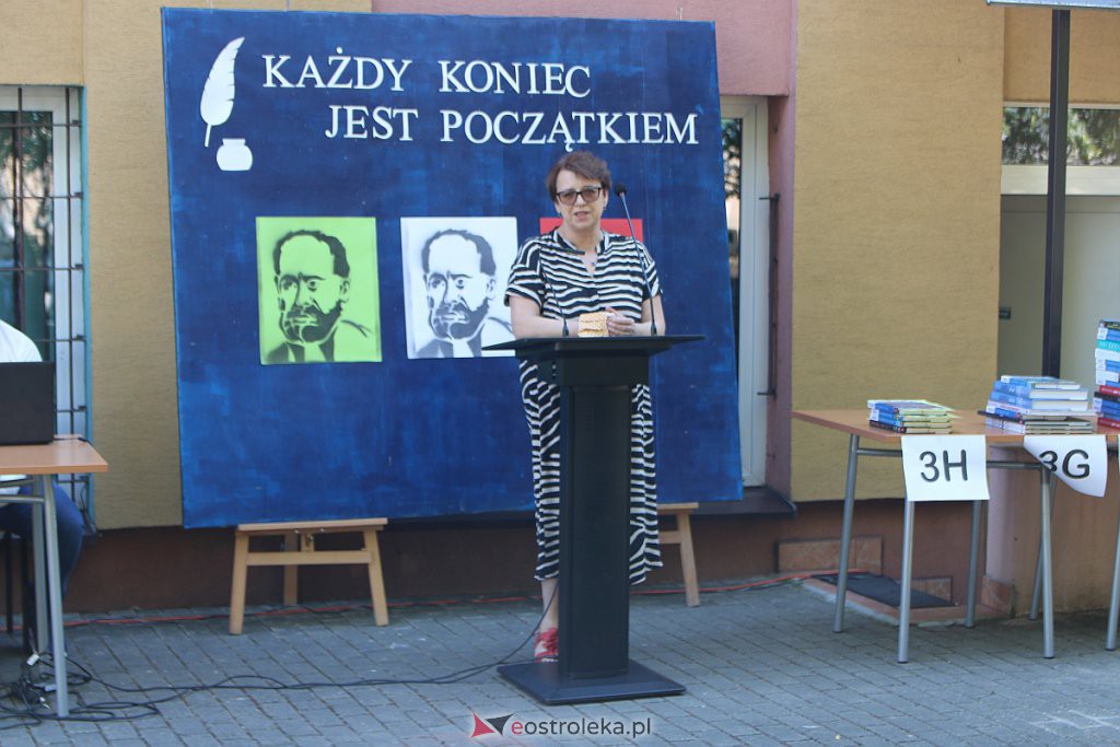 Absolwenci I LO w Ostrołęce odebrali świadectwa maturalne [11.08.2020] - zdjęcie #68 - eOstroleka.pl