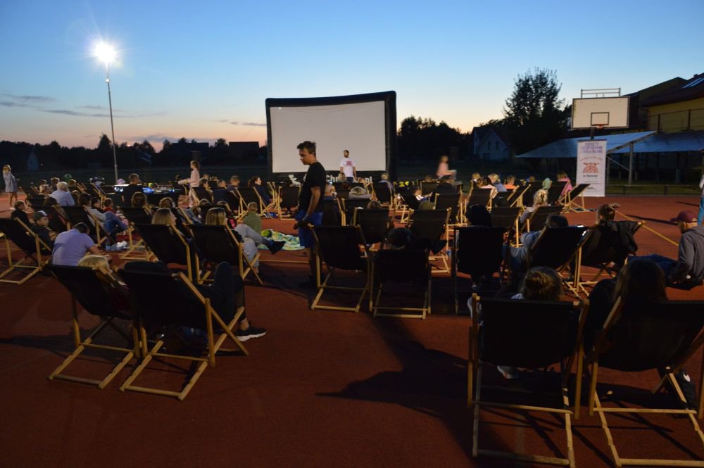 Kino Letnie Po Sąsiedzku. Pech to nie grzech w Biaobieli [13.08.2020] - zdjęcie #16 - eOstroleka.pl