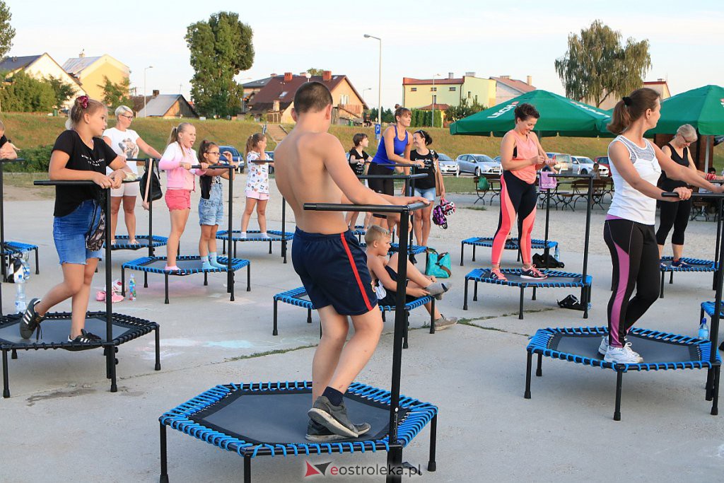Wakacyjny fitness na plaży miejskiej [14.08.2020] - zdjęcie #5 - eOstroleka.pl