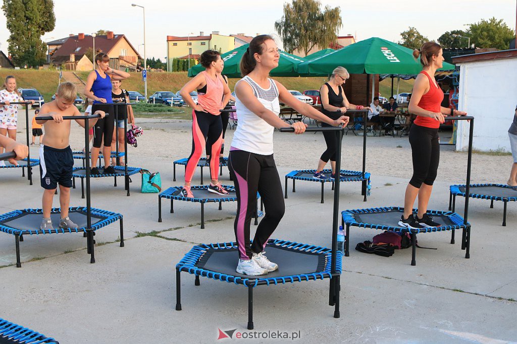 Wakacyjny fitness na plaży miejskiej [14.08.2020] - zdjęcie #29 - eOstroleka.pl