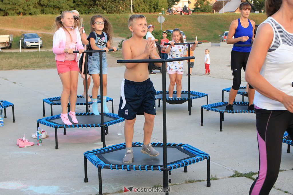 Wakacyjny fitness na plaży miejskiej [14.08.2020] - zdjęcie #26 - eOstroleka.pl