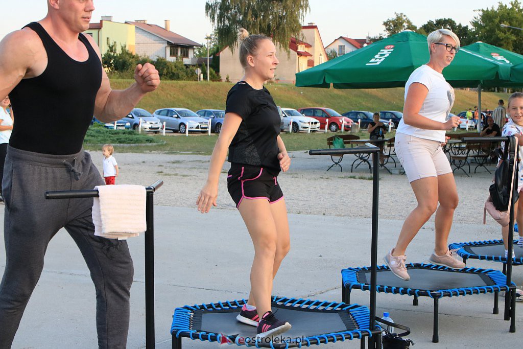 Wakacyjny fitness na plaży miejskiej [14.08.2020] - zdjęcie #16 - eOstroleka.pl