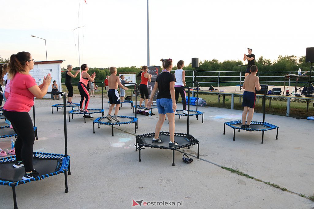 Wakacyjny fitness na plaży miejskiej [14.08.2020] - zdjęcie #13 - eOstroleka.pl