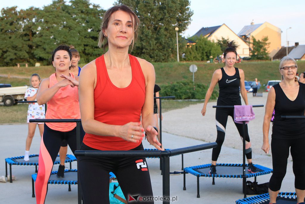 Wakacyjny fitness na plaży miejskiej [14.08.2020] - zdjęcie #8 - eOstroleka.pl