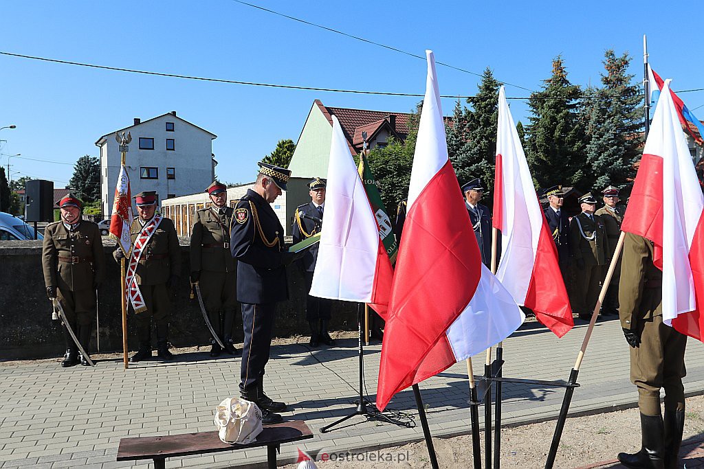 Święto Wojska Polskiego - uroczystości na cmentarzu parafialnym [15.08.2020] - zdjęcie #10 - eOstroleka.pl