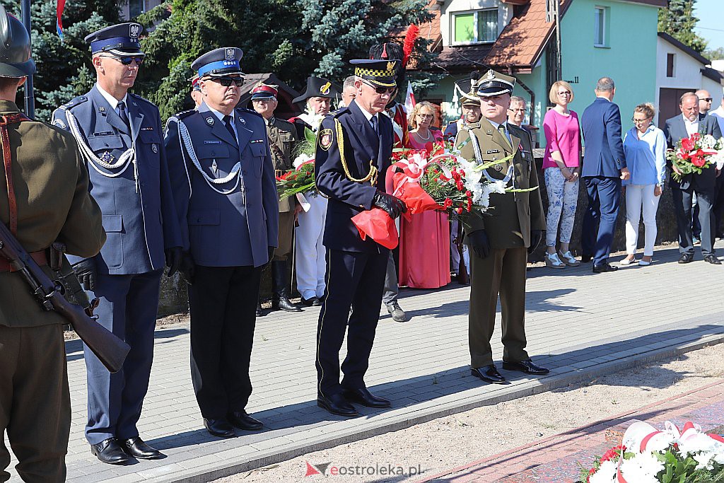 Święto Wojska Polskiego - uroczystości na cmentarzu parafialnym [15.08.2020] - zdjęcie #28 - eOstroleka.pl