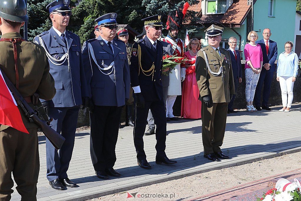 Święto Wojska Polskiego - uroczystości na cmentarzu parafialnym [15.08.2020] - zdjęcie #26 - eOstroleka.pl