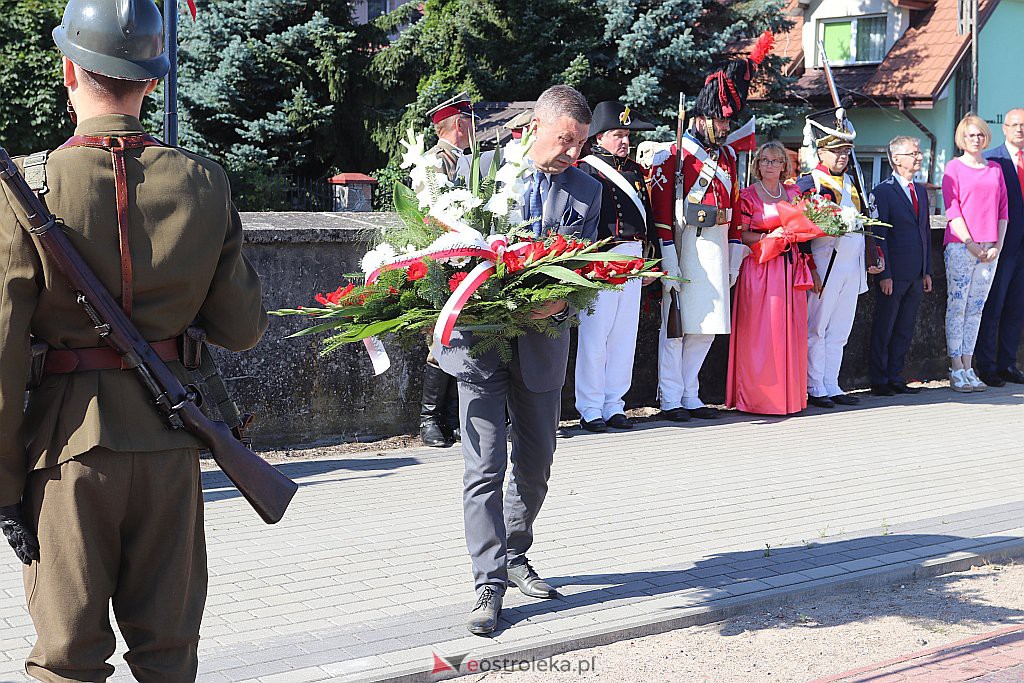 Święto Wojska Polskiego - uroczystości na cmentarzu parafialnym [15.08.2020] - zdjęcie #24 - eOstroleka.pl