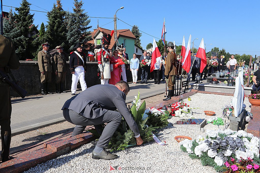 Święto Wojska Polskiego - uroczystości na cmentarzu parafialnym [15.08.2020] - zdjęcie #18 - eOstroleka.pl