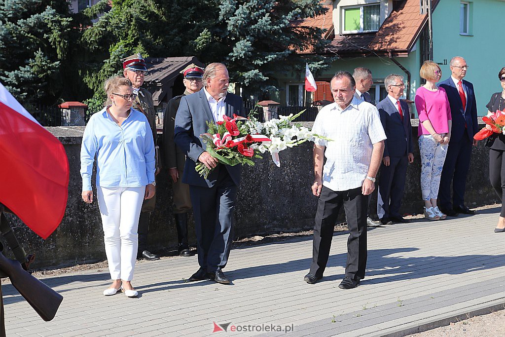 Święto Wojska Polskiego - uroczystości na cmentarzu parafialnym [15.08.2020] - zdjęcie #20 - eOstroleka.pl
