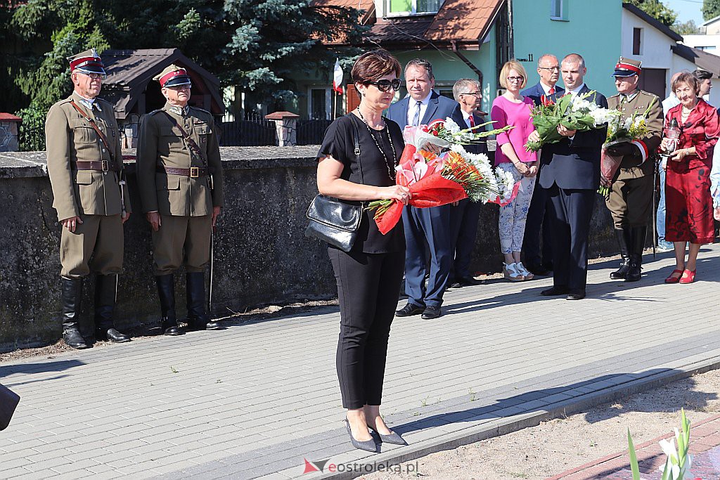 Święto Wojska Polskiego - uroczystości na cmentarzu parafialnym [15.08.2020] - zdjęcie #18 - eOstroleka.pl