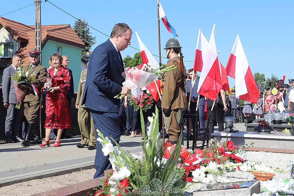 Święto Wojska Polskiego - uroczystości na cmentarzu parafialnym [15.08.2020] - zdjęcie #16 - eOstroleka.pl