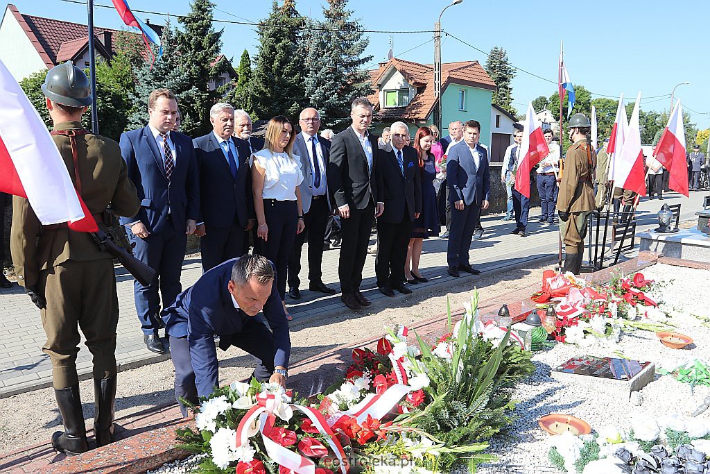 Święto Wojska Polskiego - uroczystości na cmentarzu parafialnym [15.08.2020] - zdjęcie #31 - eOstroleka.pl