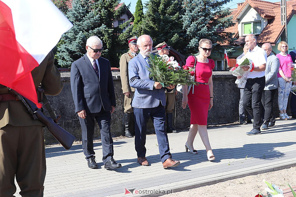 Święto Wojska Polskiego - uroczystości na cmentarzu parafialnym [15.08.2020] - zdjęcie #33 - eOstroleka.pl