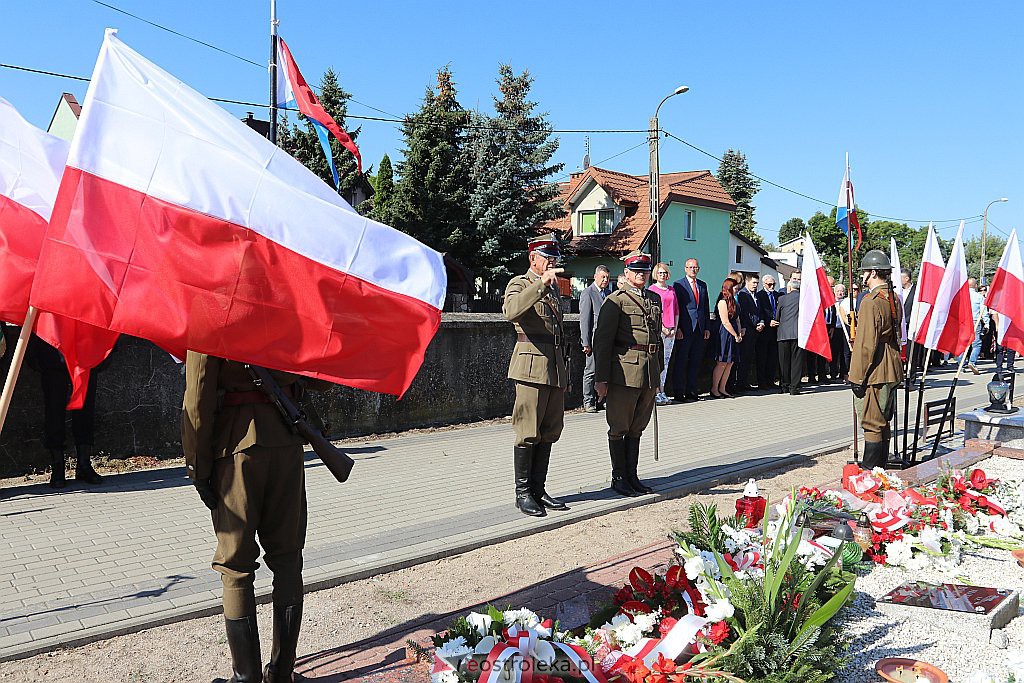 Święto Wojska Polskiego - uroczystości na cmentarzu parafialnym [15.08.2020] - zdjęcie #1 - eOstroleka.pl
