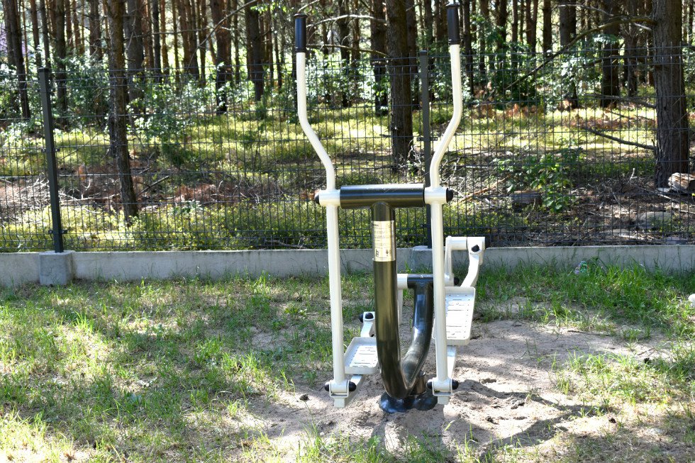 Siłownie plenerowe w Dębach i Serafinie - zdjęcie #14 - eOstroleka.pl