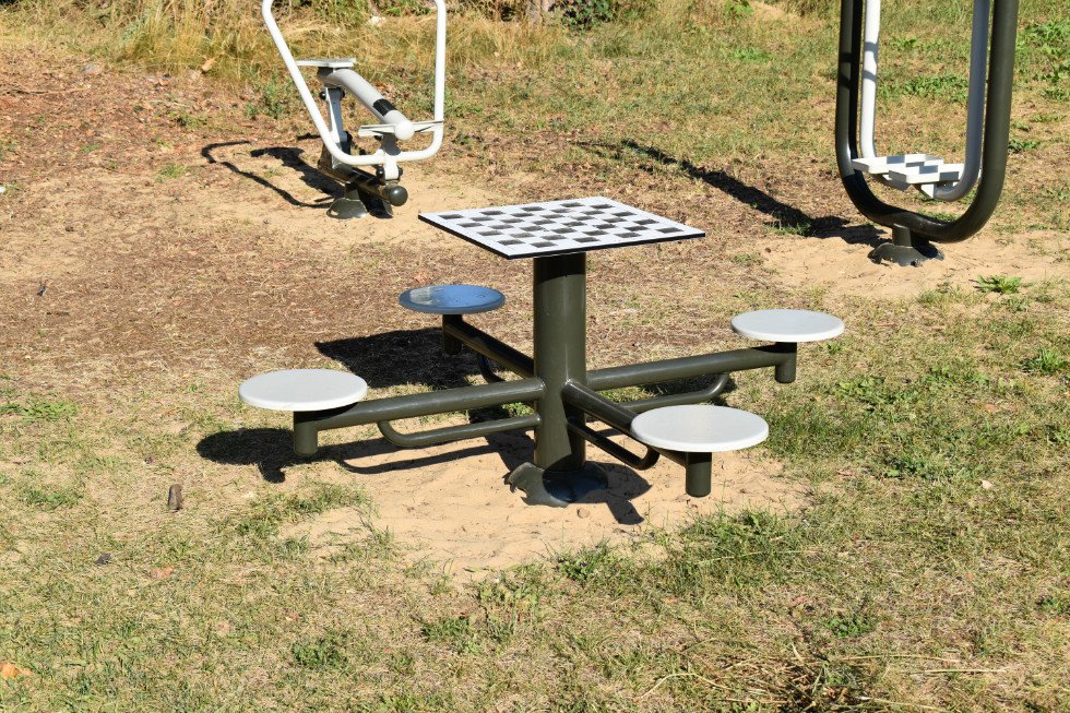 Siłownie plenerowe w Dębach i Serafinie - zdjęcie #8 - eOstroleka.pl