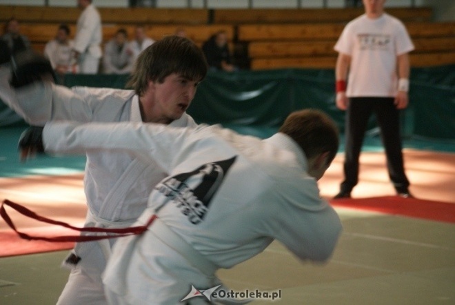 Colloseum - piąta edycja turnieju Ju Jitsu Full Contact (MMA) i Grapplingu w Ostrołęce (30.10.2010) - zdjęcie #146 - eOstroleka.pl