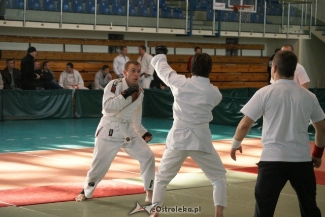 Colloseum - piąta edycja turnieju Ju Jitsu Full Contact (MMA) i Grapplingu w Ostrołęce (30.10.2010) - zdjęcie #144 - eOstroleka.pl