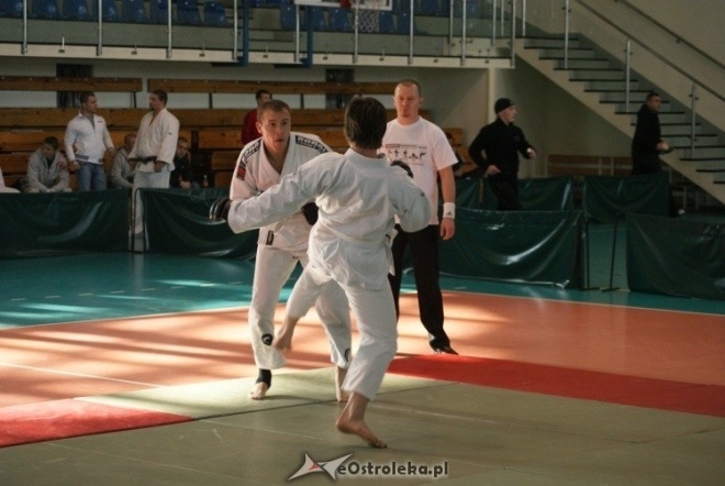 Colloseum - piąta edycja turnieju Ju Jitsu Full Contact (MMA) i Grapplingu w Ostrołęce (30.10.2010) - zdjęcie #143 - eOstroleka.pl
