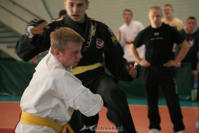 Colloseum - piąta edycja turnieju Ju Jitsu Full Contact (MMA) i Grapplingu w Ostrołęce (30.10.2010) - zdjęcie #136 - eOstroleka.pl