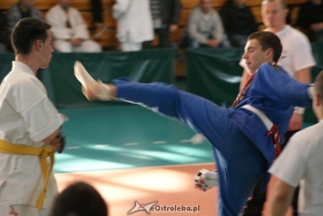 Colloseum - piąta edycja turnieju Ju Jitsu Full Contact (MMA) i Grapplingu w Ostrołęce (30.10.2010) - zdjęcie #105 - eOstroleka.pl