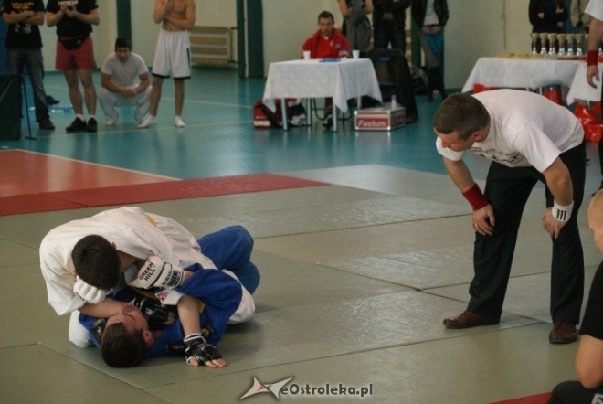 Colloseum - piąta edycja turnieju Ju Jitsu Full Contact (MMA) i Grapplingu w Ostrołęce (30.10.2010) - zdjęcie #103 - eOstroleka.pl