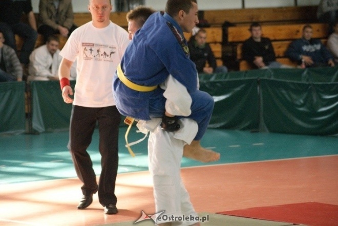 Colloseum - piąta edycja turnieju Ju Jitsu Full Contact (MMA) i Grapplingu w Ostrołęce (30.10.2010) - zdjęcie #99 - eOstroleka.pl