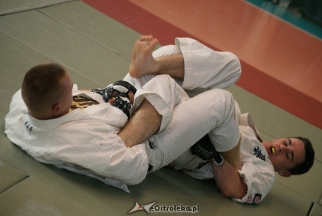 Colloseum - piąta edycja turnieju Ju Jitsu Full Contact (MMA) i Grapplingu w Ostrołęce (30.10.2010) - zdjęcie #80 - eOstroleka.pl