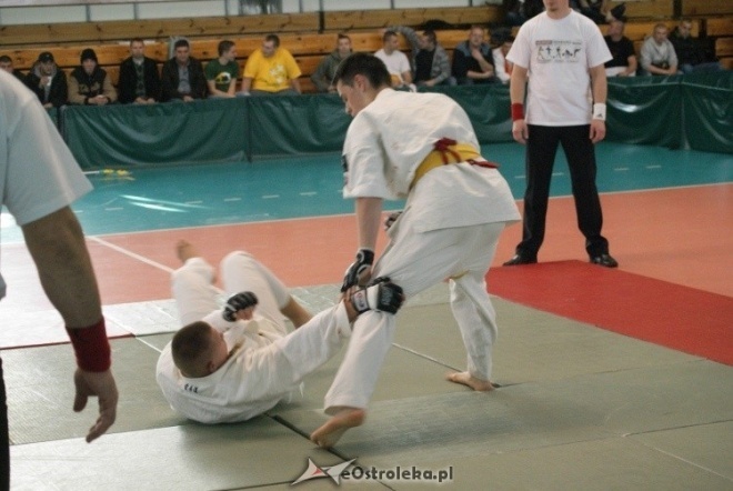 Colloseum - piąta edycja turnieju Ju Jitsu Full Contact (MMA) i Grapplingu w Ostrołęce (30.10.2010) - zdjęcie #77 - eOstroleka.pl