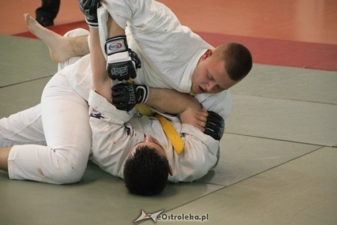 Colloseum - piąta edycja turnieju Ju Jitsu Full Contact (MMA) i Grapplingu w Ostrołęce (30.10.2010) - zdjęcie #75 - eOstroleka.pl