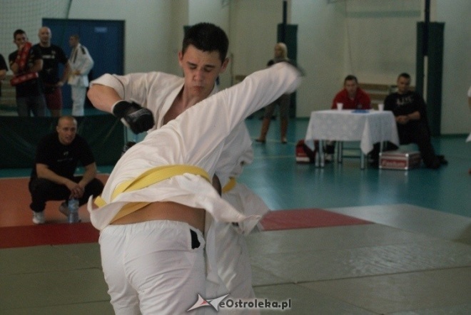 Colloseum - piąta edycja turnieju Ju Jitsu Full Contact (MMA) i Grapplingu w Ostrołęce (30.10.2010) - zdjęcie #73 - eOstroleka.pl