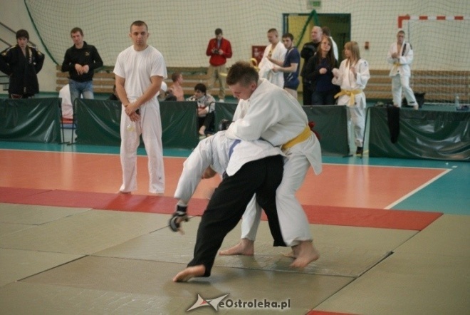 Colloseum - piąta edycja turnieju Ju Jitsu Full Contact (MMA) i Grapplingu w Ostrołęce (30.10.2010) - zdjęcie #70 - eOstroleka.pl