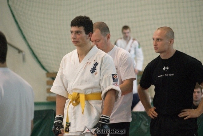 Colloseum - piąta edycja turnieju Ju Jitsu Full Contact (MMA) i Grapplingu w Ostrołęce (30.10.2010) - zdjęcie #65 - eOstroleka.pl
