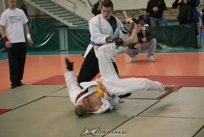 Colloseum - piąta edycja turnieju Ju Jitsu Full Contact (MMA) i Grapplingu w Ostrołęce (30.10.2010) - zdjęcie #56 - eOstroleka.pl