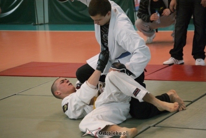 Colloseum - piąta edycja turnieju Ju Jitsu Full Contact (MMA) i Grapplingu w Ostrołęce (30.10.2010) - zdjęcie #55 - eOstroleka.pl