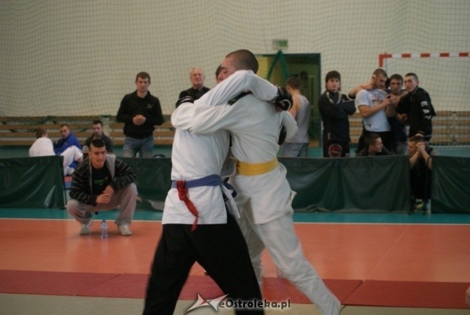 Colloseum - piąta edycja turnieju Ju Jitsu Full Contact (MMA) i Grapplingu w Ostrołęce (30.10.2010) - zdjęcie #53 - eOstroleka.pl