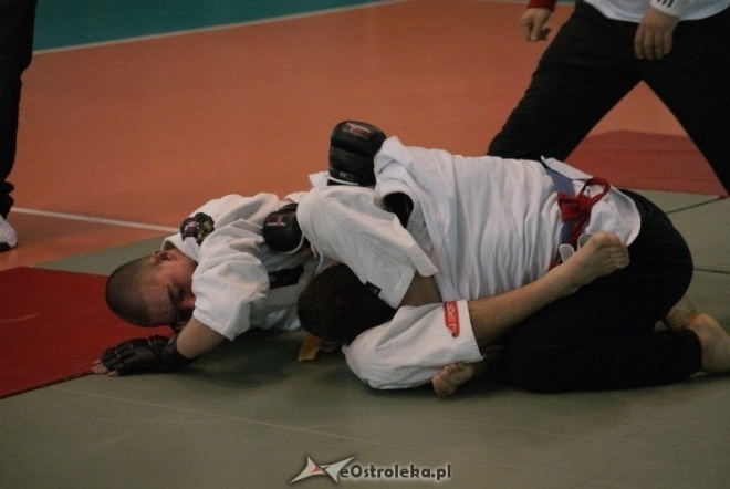 Colloseum - piąta edycja turnieju Ju Jitsu Full Contact (MMA) i Grapplingu w Ostrołęce (30.10.2010) - zdjęcie #52 - eOstroleka.pl